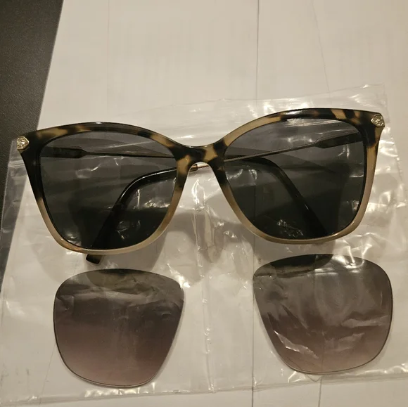 Vera Wang | Accessories | Vera Wang Sunglasses With 